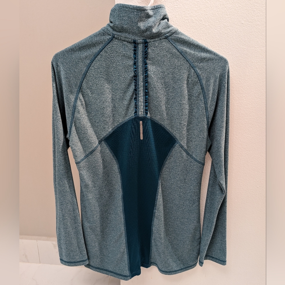 Champion Duo Dry Long-Sleeve Teal Quarter Zip with Ruffle Detail, Size XS